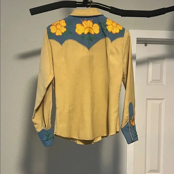 RARE Vintage Western Embroidered Button Down Shirt